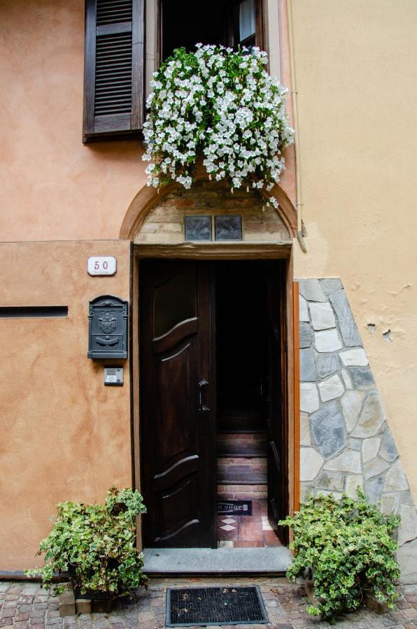 Holiday House Antica Dimora Soggiorni In Langa Centro Storico La Morra Kültér fotó