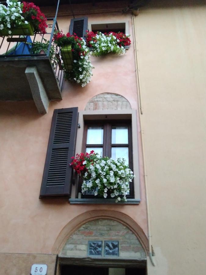 Holiday House Antica Dimora Soggiorni In Langa Centro Storico La Morra Kültér fotó