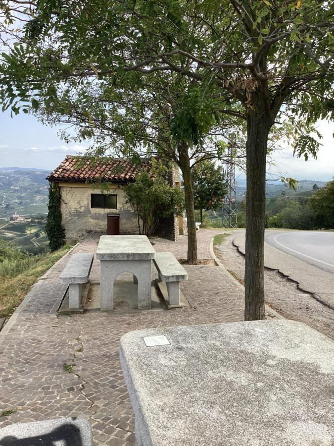 Holiday House Antica Dimora Soggiorni In Langa Centro Storico La Morra Kültér fotó