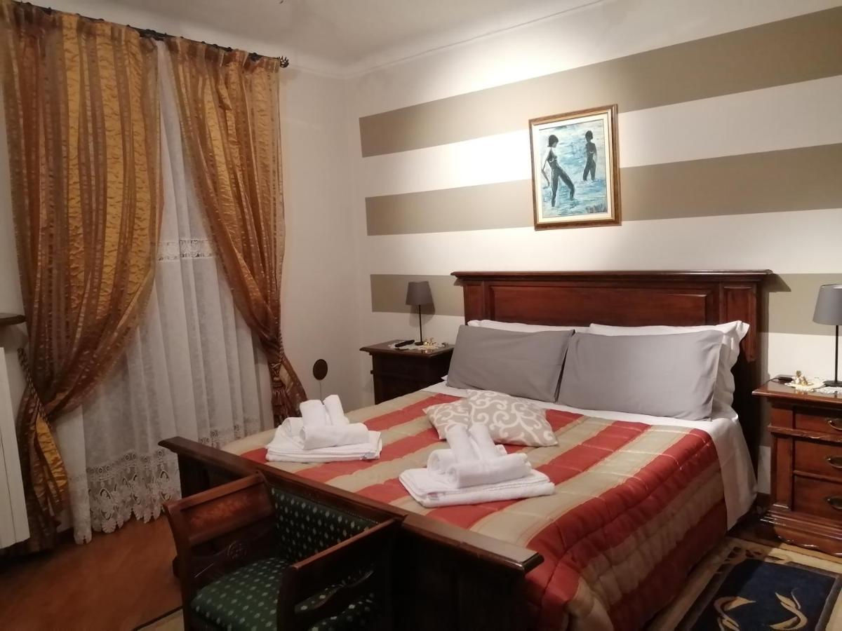 Holiday House Antica Dimora Soggiorni In Langa Centro Storico La Morra Kültér fotó