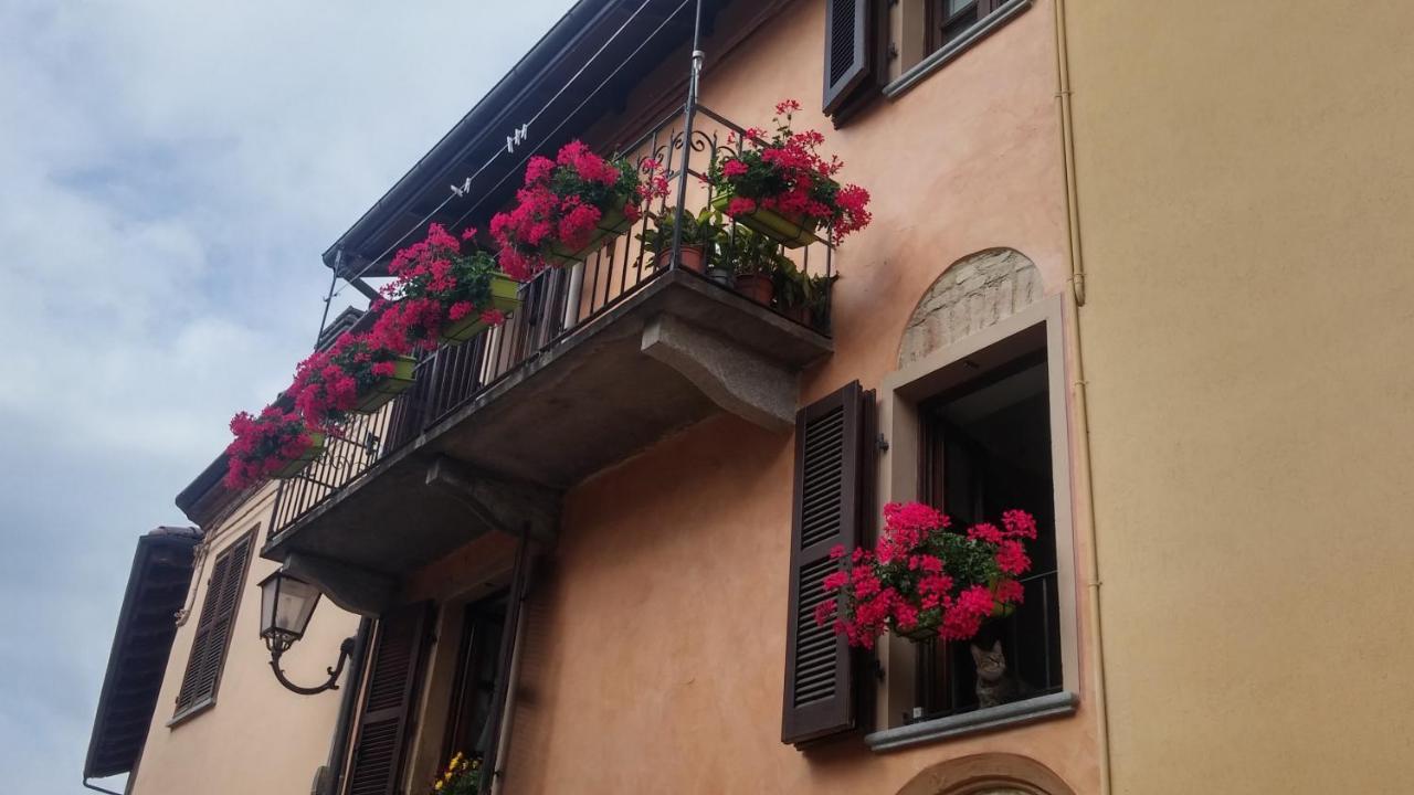Holiday House Antica Dimora Soggiorni In Langa Centro Storico La Morra Kültér fotó